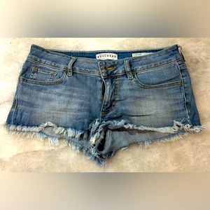 Bullhead short shorts